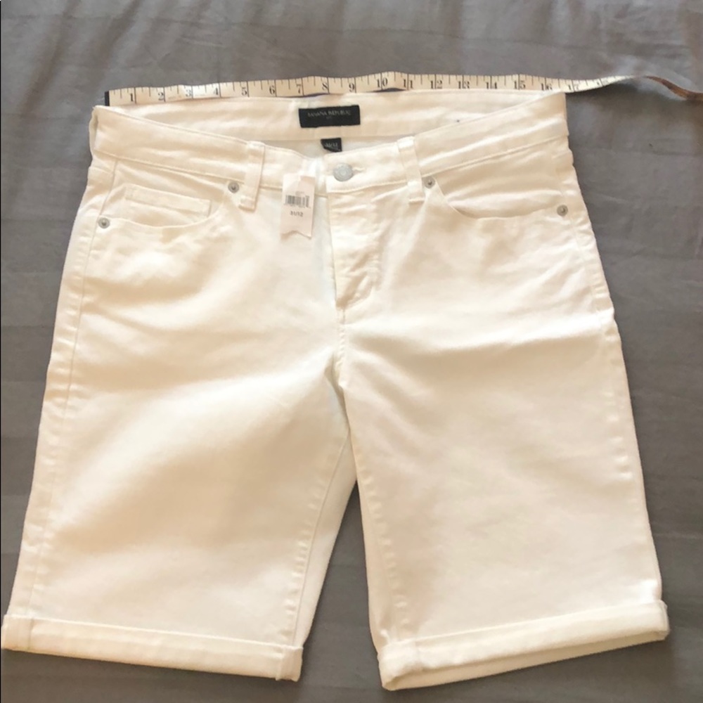 Banana Republic White Denim shorts.  Sz 31/12 NWT.